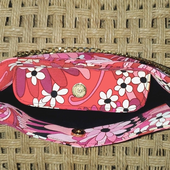 Bindya Made in New York Retro Floral Shoulder Bag - Picture 5 of 14